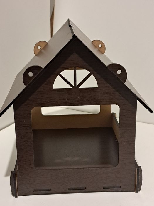 Годівничка для птахів. Кормушка. Будиночок  для пернатих