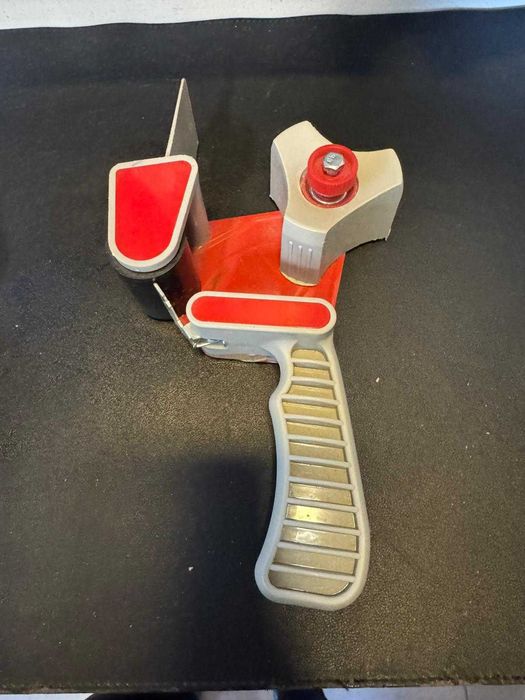 Dyspenser do taśmy pakowej oklejarka