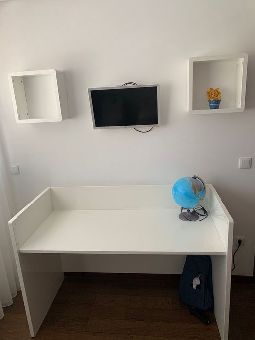 Secretária e módulos