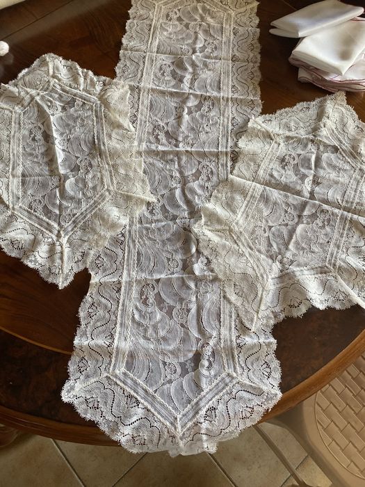Conjunto de 3 naperons antigos