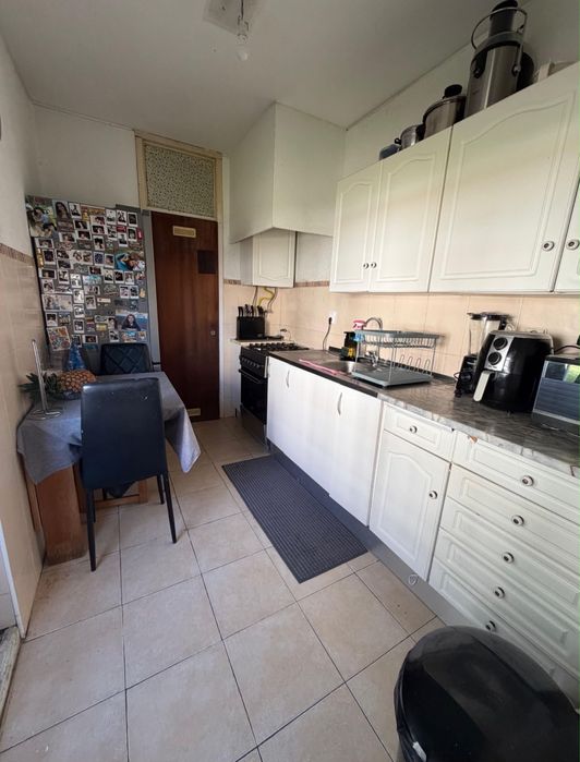 Quarto de solteiro ou casal para arrendar