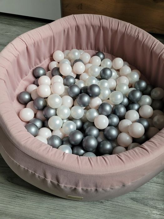 Basen z piłkami okrągły