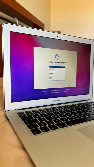 MacBook Air 13” (2010) – Core i5, 1.6GHz, 8GB RAM, 128GB