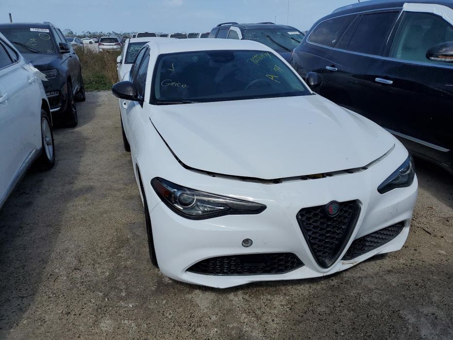 Бампер Alfa Romeo Giulia 2016- разборка Альфа Ромео Гулія запчастини