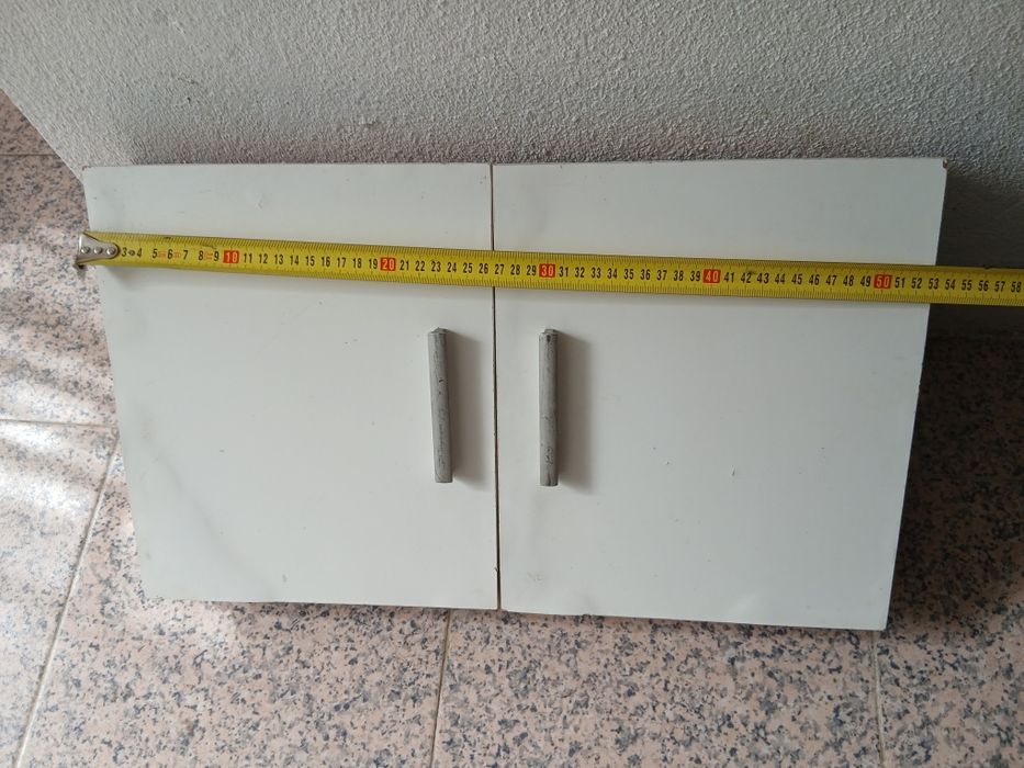 Caixa para Parede com Portas Medidas nas fotos