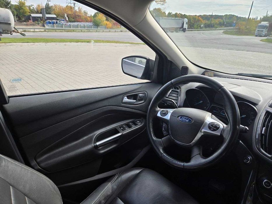 Продам Ford Escape Titanium 2.0 EcoBoost (2015)