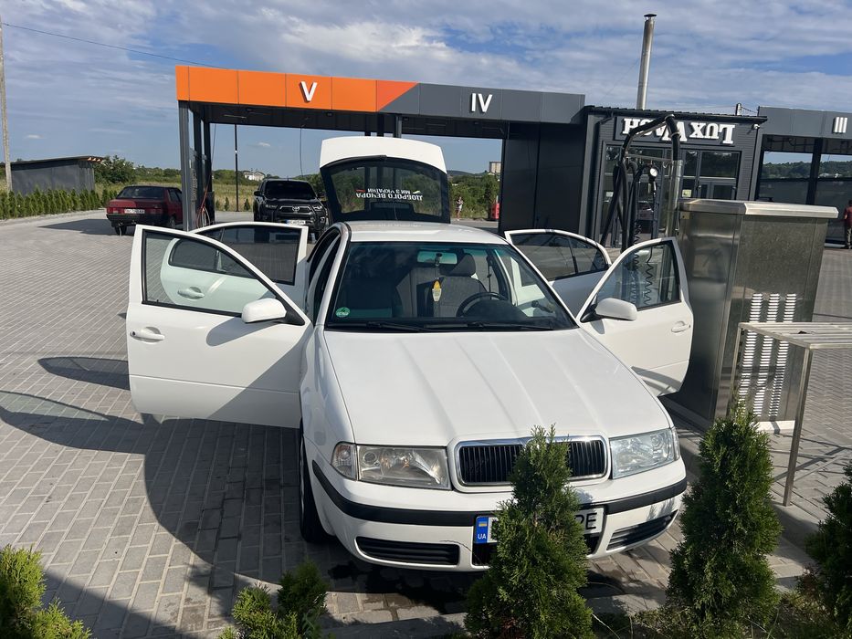 Шкода октавіа  тур.                                                  .