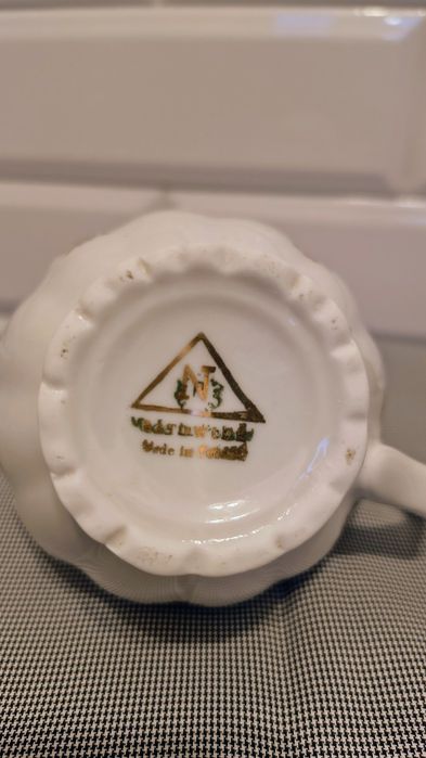 Mlecznika fason Maria Teresa prl porcelana Bogucice malarnia Katowice