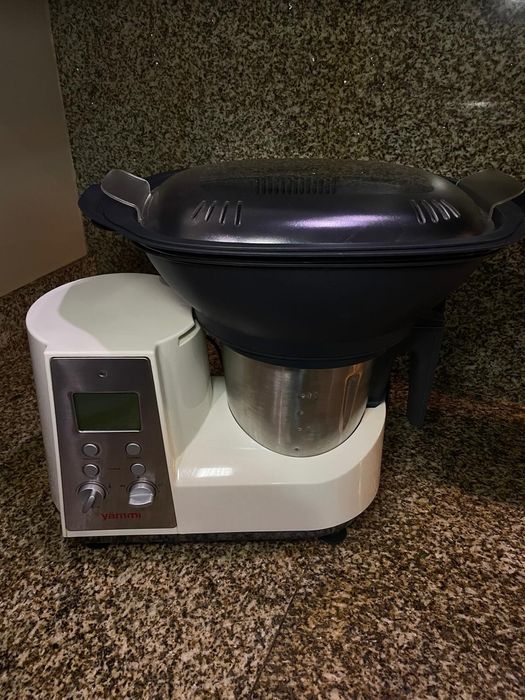Robô de cozinha Yämmi 1 com acessórios e livro de receitas (Como Novo)