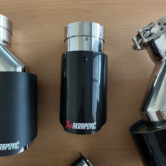 Новые насадки на трубы вихлопа akrapovic одинарные двойные в наличии