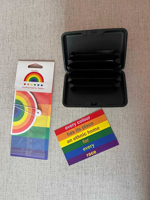 Conjunto Rainbow LGBT+ Sticker, Caixa e Aroma