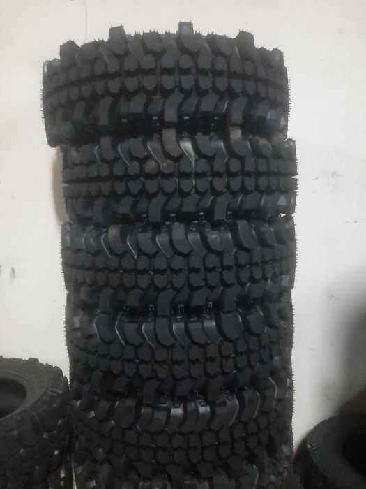 Продаються колеса до позашляховиків 225/75R15 наварка 2022р з Польщі