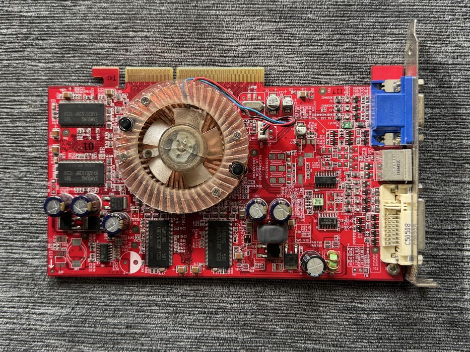 Старенький компьютер робочий