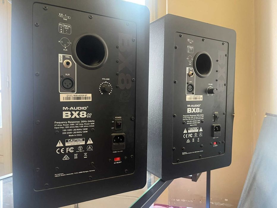 Par Colunas M-Audio BX8 D2 + Interface M-Audio M-Track 2×2 !