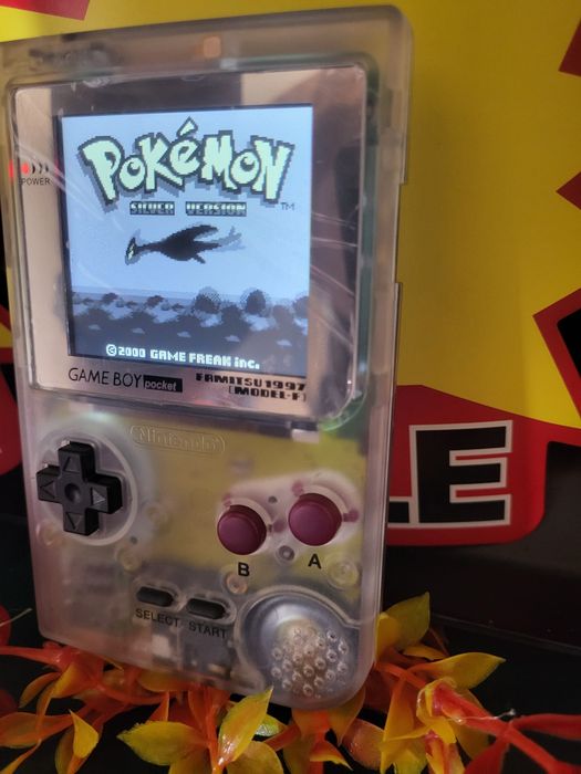 Gameboy Pocket estilo Famitsu
