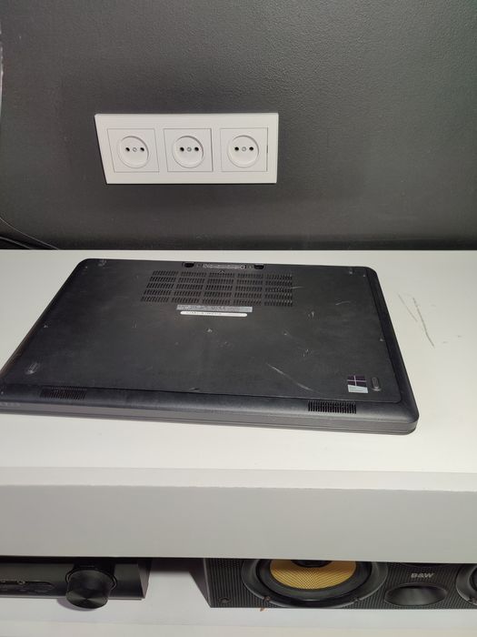 Ноутбук 15.6 dell latitude E5550 / i5/8 ГБ/SSD 128/full HD IPS