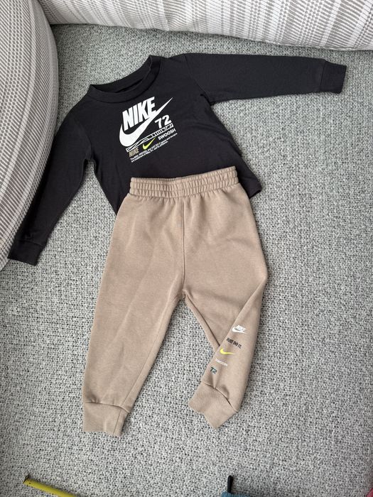 Оригінальний дитячий костюм Nike джогери реглан штани