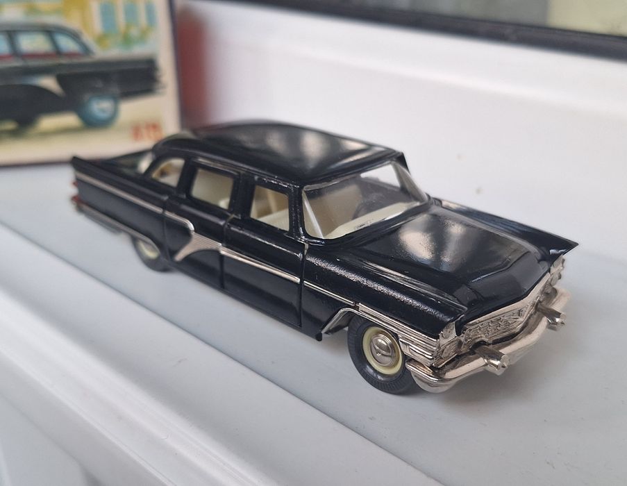 Модель ГАЗ-13 " Чайка " А15 (1981),  без МИ , СССР , капрон , с коробкой , М1:43