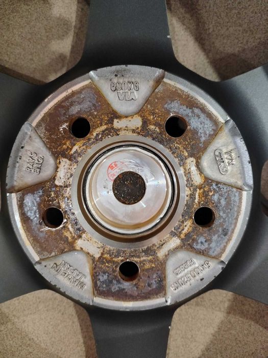 Kute felgi RAYS Volk Racing TE37 17x7,5" 5x100  ET48
