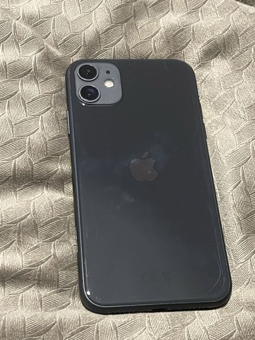 iPhone 11 with warranty64740235857282121