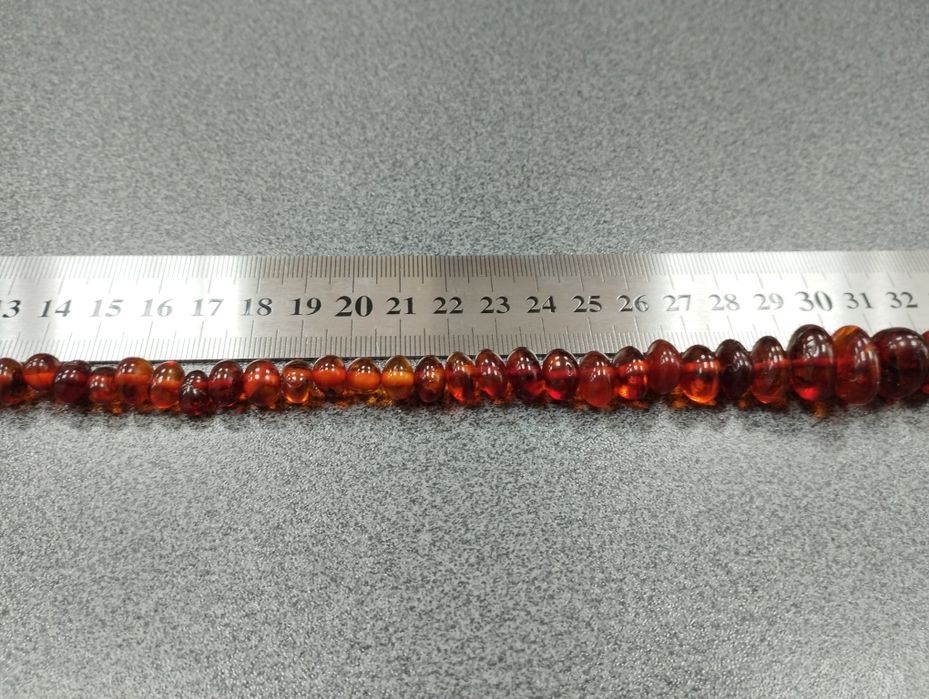 Намисто з натурального бурштину. Бусы из натурального янтаря.