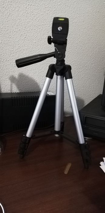 Webcam Logitech com tripé