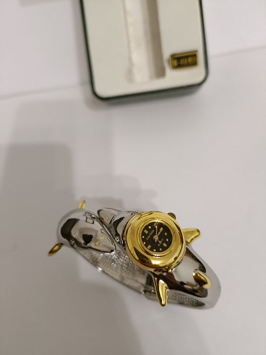 Zegarek damski delfnki