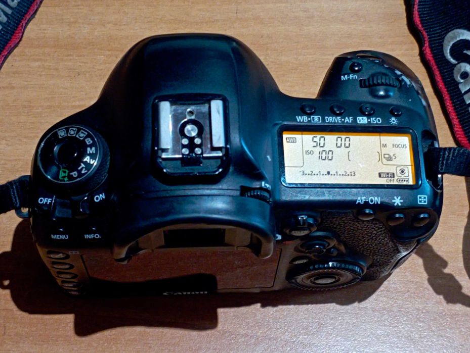 Canon 5D Mark IV c/ grip BG E20