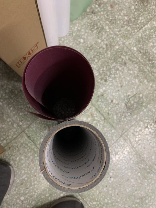 Lote variado de vinil têxtil para personalização de roupas e tecidos.