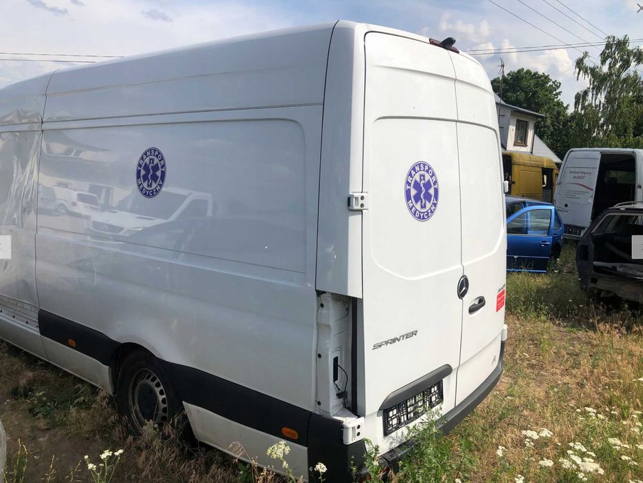 Sprinter 907 Бампер решетка комплект Разборка бу запчасти Спринтер