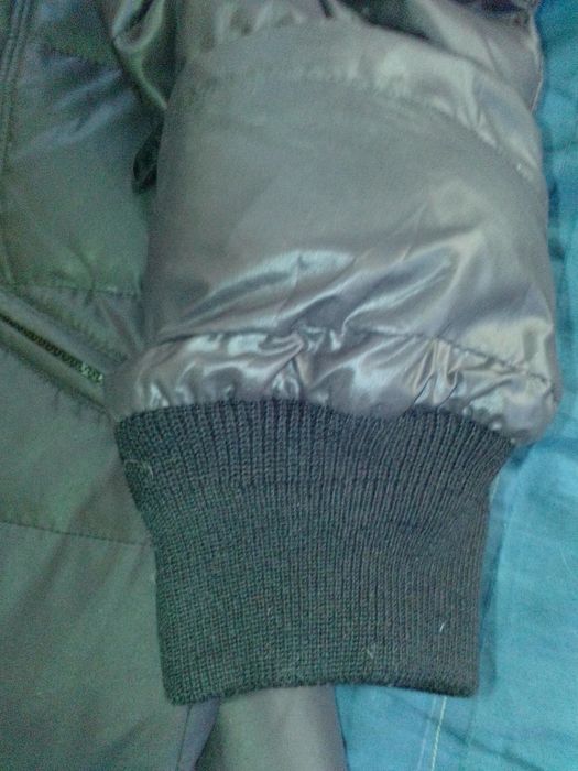 Два жіночих пальто