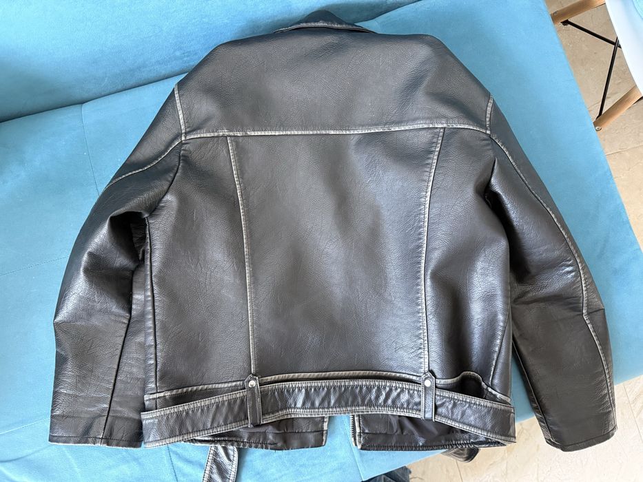 Косуха в стилі Acne Studios від Bershka