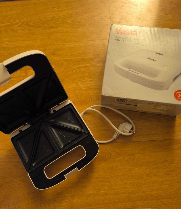 Toster Opiekacz do kanapek Sandwicz VESTA