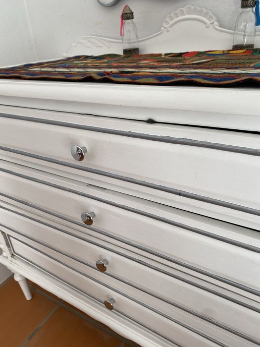 Comoda vintage com espelho