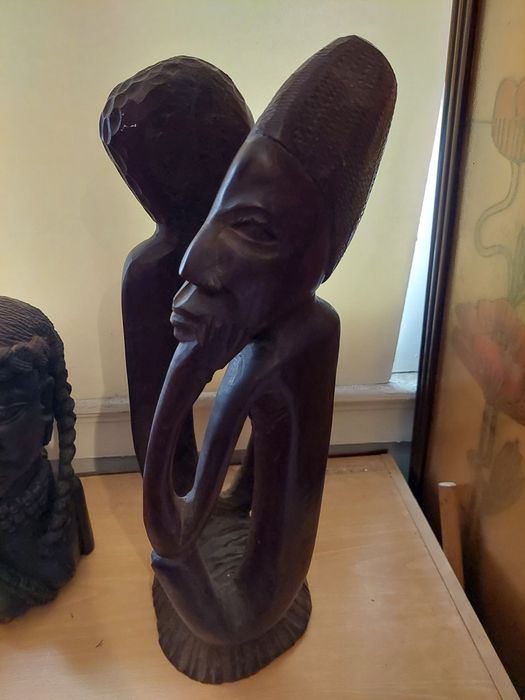 Estatueta africana em madeira