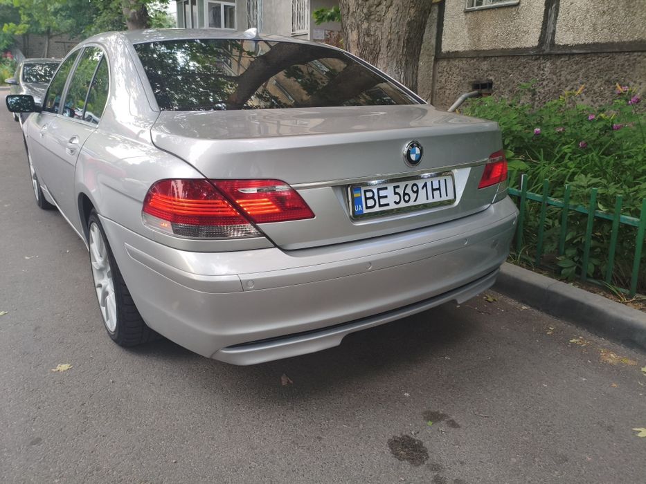 BMW    E65    735i
