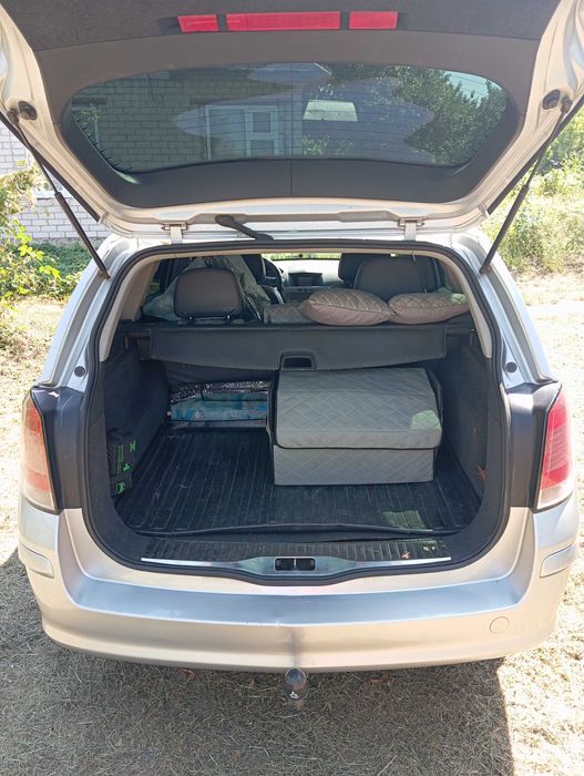 Опель Астра Н універсал 2005