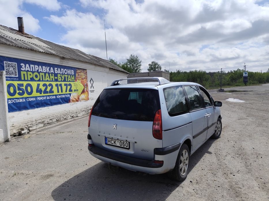 Продам Пежо 807.