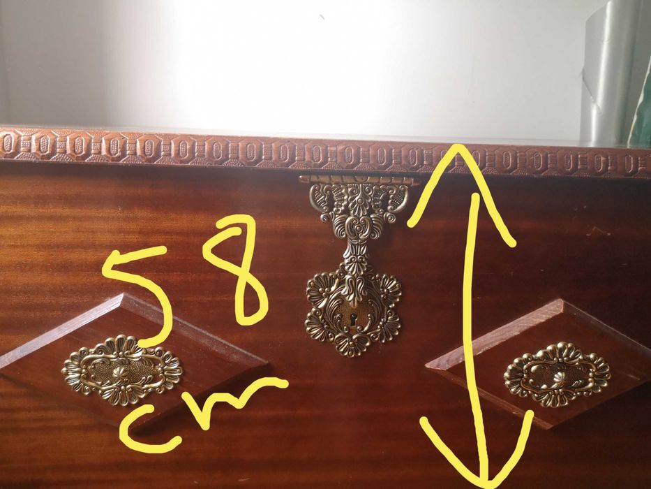 Arca de enxoval trabalhada