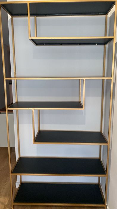 MOVEL EM EXCELENTE ESTADO