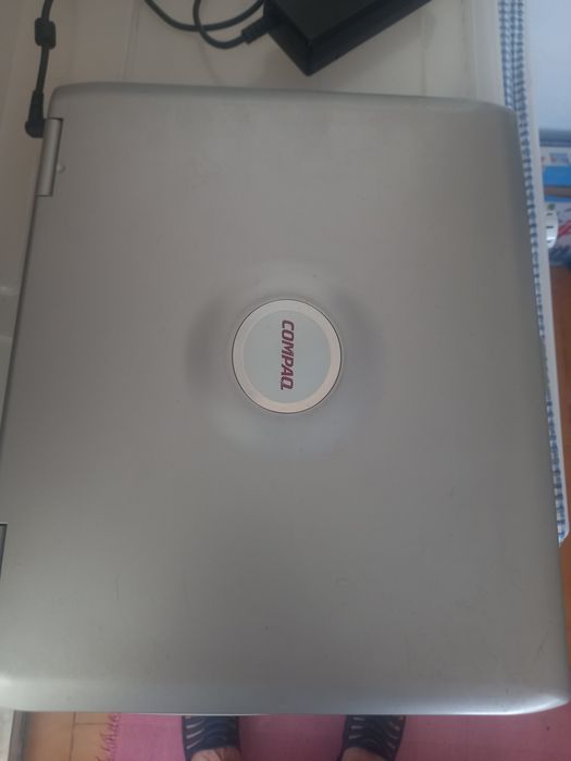 PC marca COMPAQ 2002