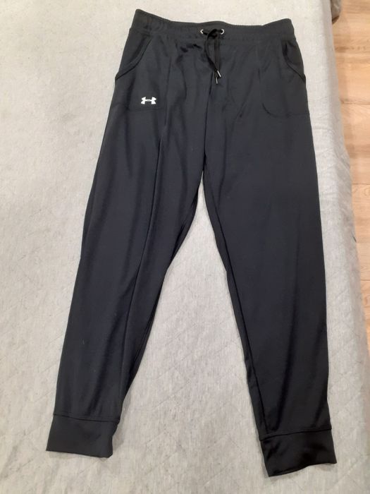 Spodnie Under Armour.