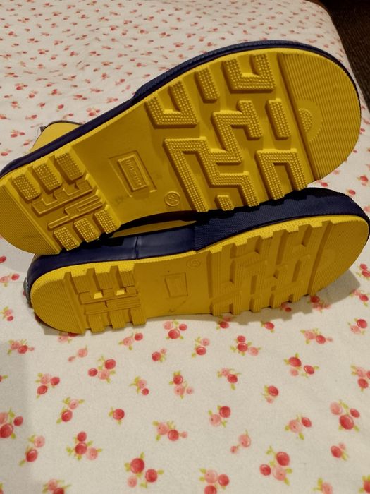 Резиновые сапоги детские.