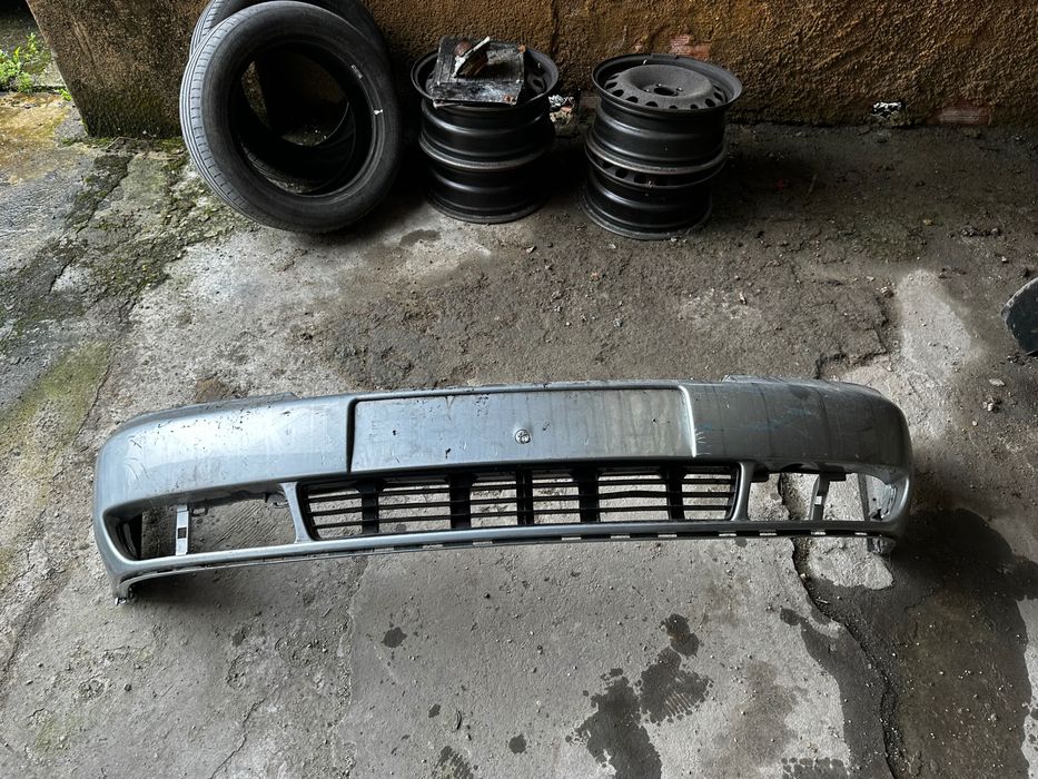 Pára-choque frontal Audi A4 ano 2000