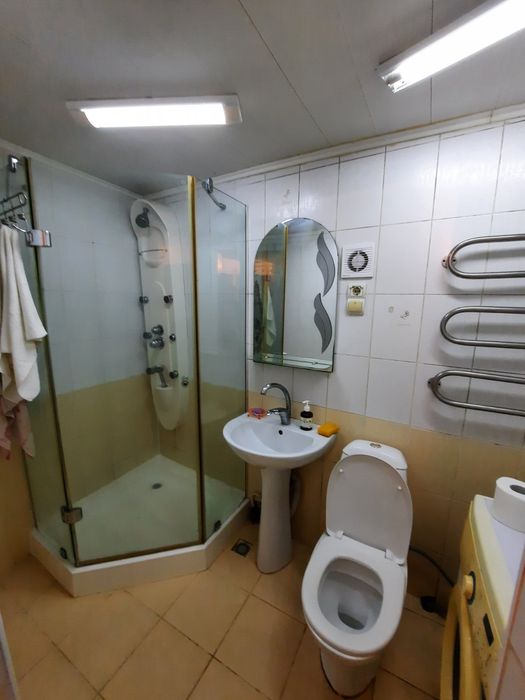 Сдам домик Аркадия 3 к+ кабинет,большой участок, животных можно!