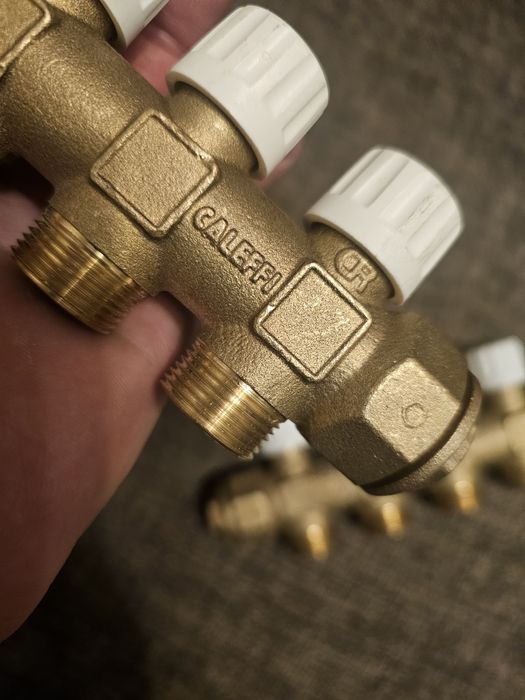 Rozdzielacz do wody Caleffi