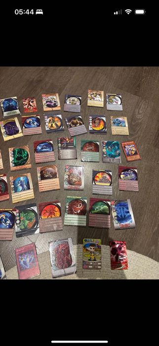 44 cartas bakugan