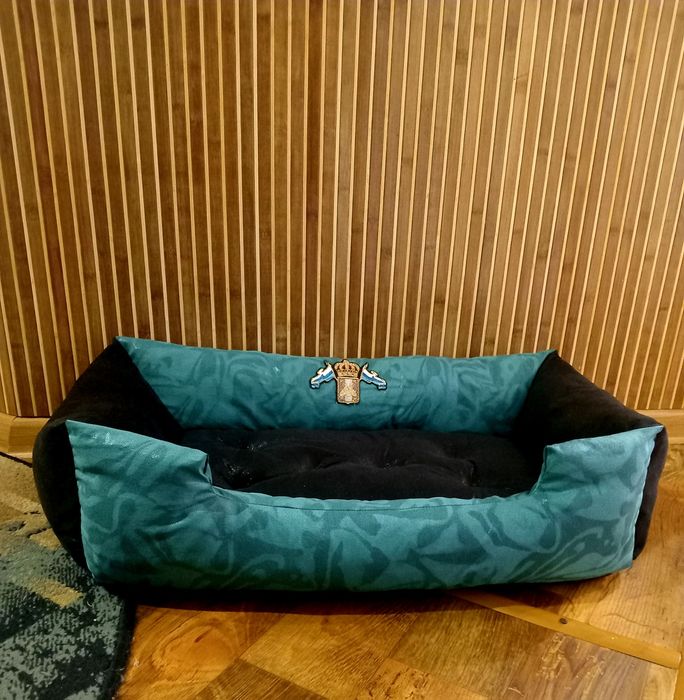 Лежак для середніх собак