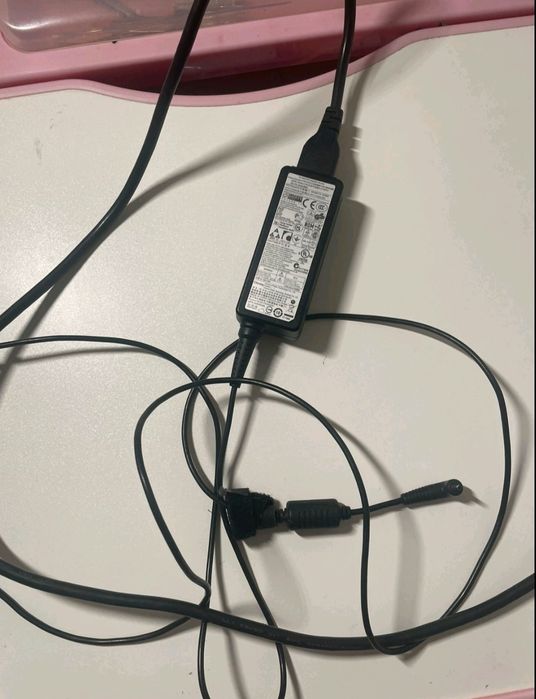 Компактний ноутбук Samsung для навчання — Тонкий, легкий, літає в інте