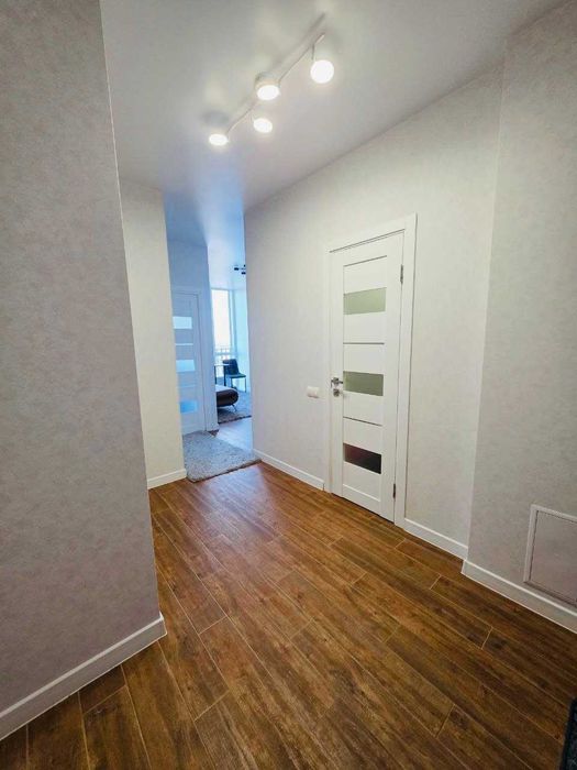 ЖК Гранд Бурже! Квартира з новим ремонтом!